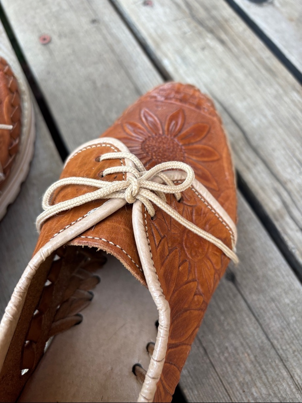 Huaraches (7) Embossed Brown Leather Sunflower & Woven Design Lace-up Loafer - Picture 4 of 12